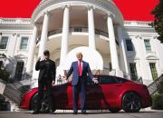 Donald Trump membeli Tesla $ 90.000 dengan 37 pemberitahuan penarikan menentangnya