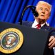 donald-trump-mengadakan-makan-malam-‘lilin’-jutaan-dolar-dengan-elon-musk-di-belakangnya