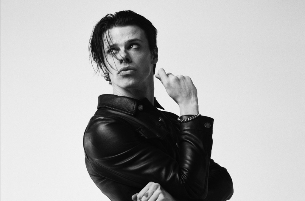 yungblud-meluncurkan-video-musik-9-menit-sinematik-untuk-‘hello-heaven,-hello’