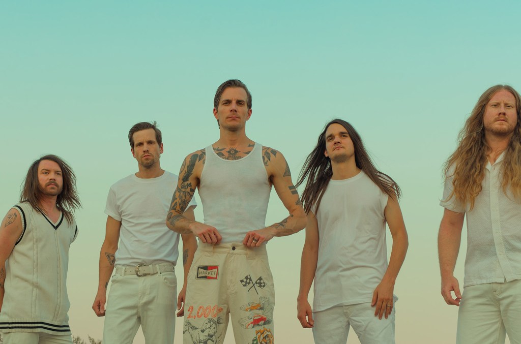 phoenix’s-rebel-lounge-menghormati-10-tahun-ulang-tahun-dengan-seri-perayaan