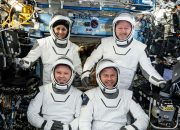 Setelah 9 bulan di luar angkasa, astronot NASA yang terdampar kembali ke rumah