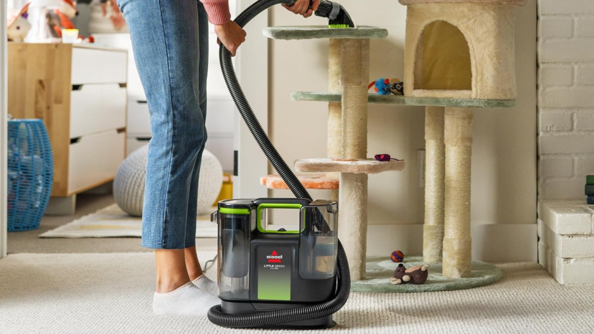 dapatkan-pembersih-karpet-portable-bissell-little-green-pet-port-portable-seharga-$-99,99-di-amazon