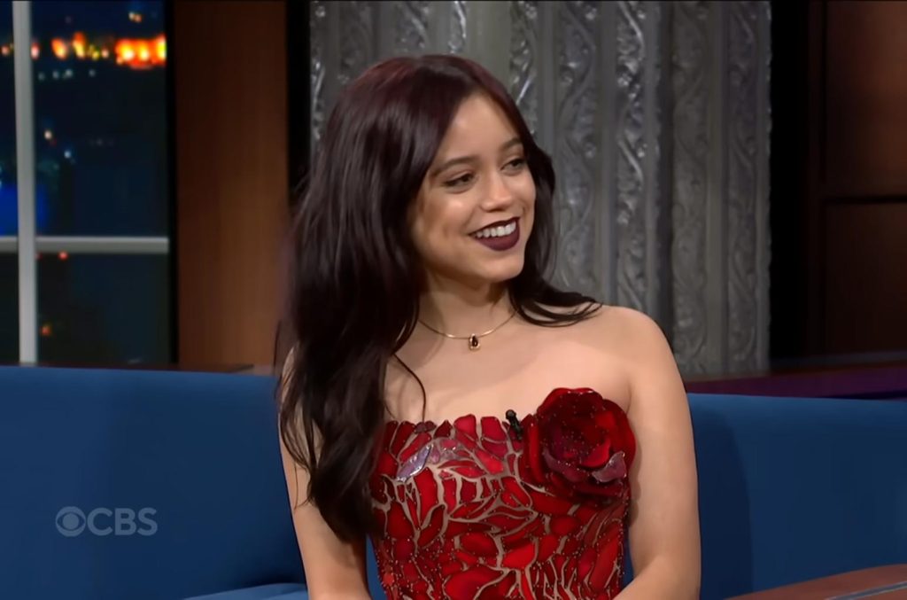 jenna-ortega-mengatakan-produser-‘rabu’-memberi-lady-gaga-perawatan-superstar-di-set