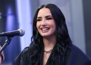 Demi Lovato Sinkronisasi Bibir di sepanjang Lady Gaga ‘How Bad Do U Want Me’ di Tiktok