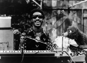‘The Wonder of Stevie’ memenangkan Podcast Hiburan Terbaik di 2025 Ambies