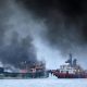 kapal-terbakar-di-perairan-banten,-12-abk-dievakuasi