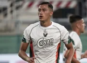 Media Italia Mengklaim Bologna Tertarik Mendatangkan Jay Idzes dan Mees Hilgers