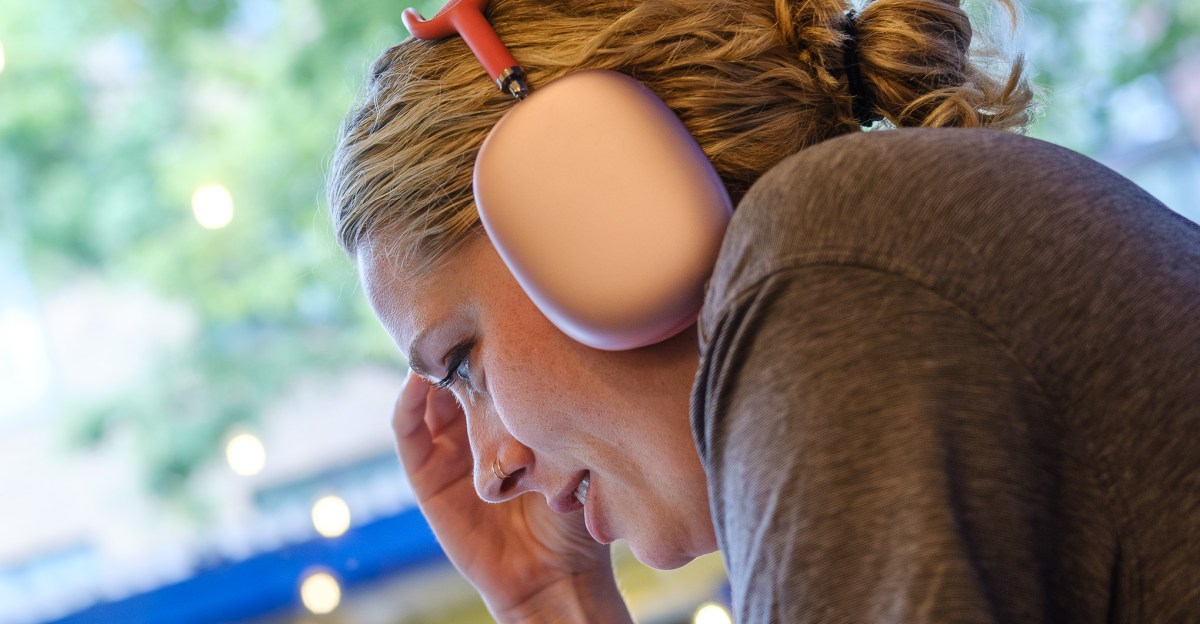 apple-merilis-pembaruan-airpods-max-dengan-audio-lossless-setelah-penundaan-singkat