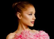 Larceny Grande: Ariana mencuri tempat Aria No. 1