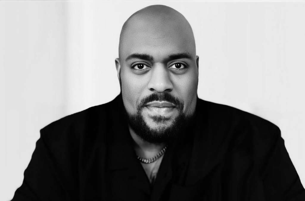john-p.-kee-dihormati-di-2025-bmi-trailblazers-dari-gospel-music-awards