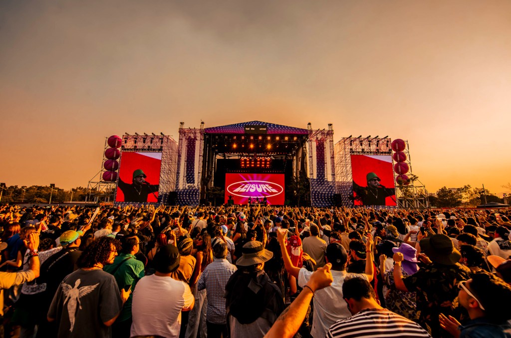 festival-axe-ceremonia-di-meksiko-ditangguhkan-setelah-runtuhnya-crane-menyisakan-dua-orang-mati