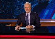 Jon Stewart mengatakan kebijakan tarif Trump terdengar seperti tagline ‘permainan cumi’