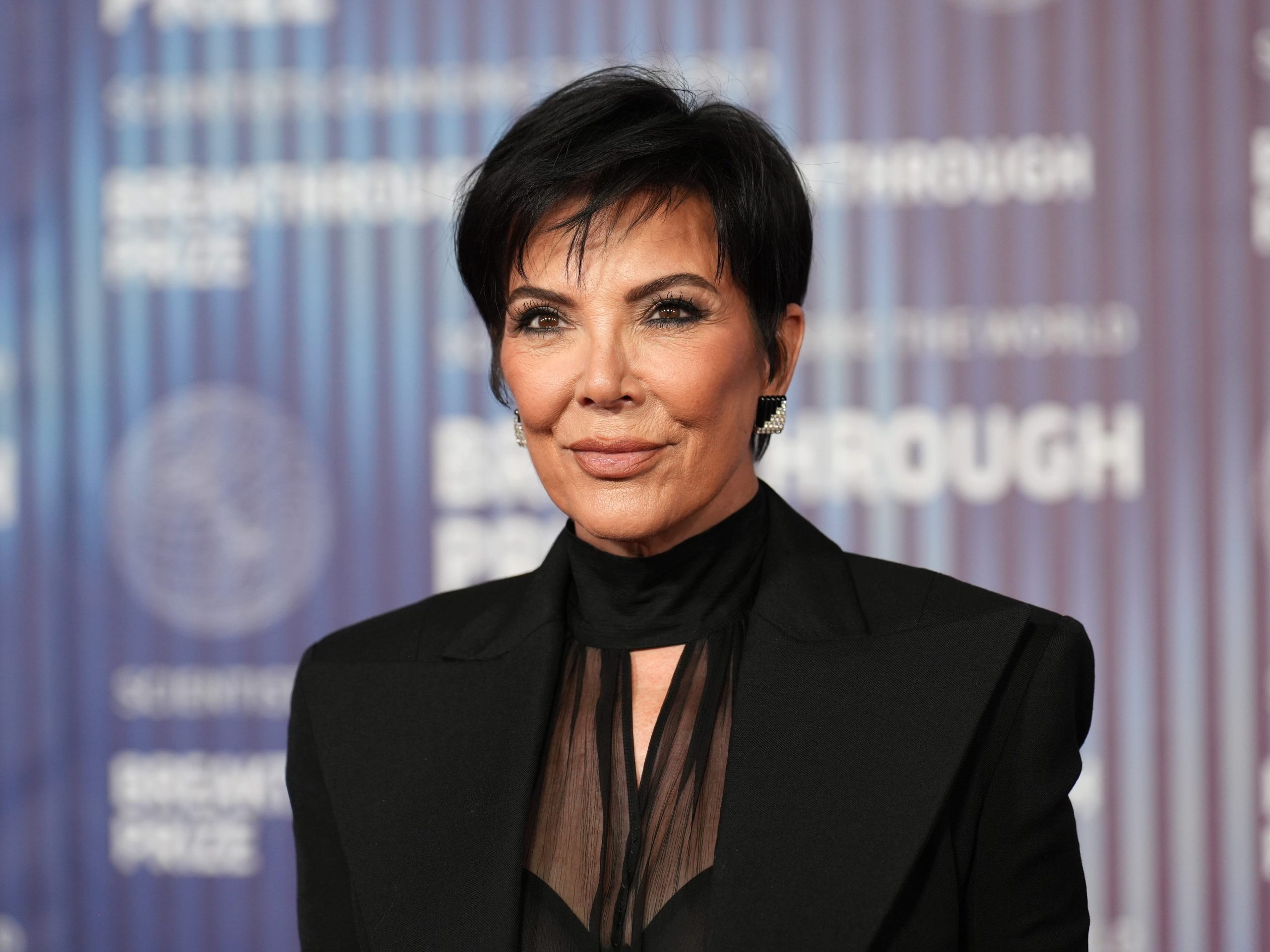kris-jenner,-‘momager’-paling-terkenal-di-dunia,-kata-dia-melakukan-negosiasi-pertamanya-ketika-dia-adalah-seorang-pramugari-penerbangan