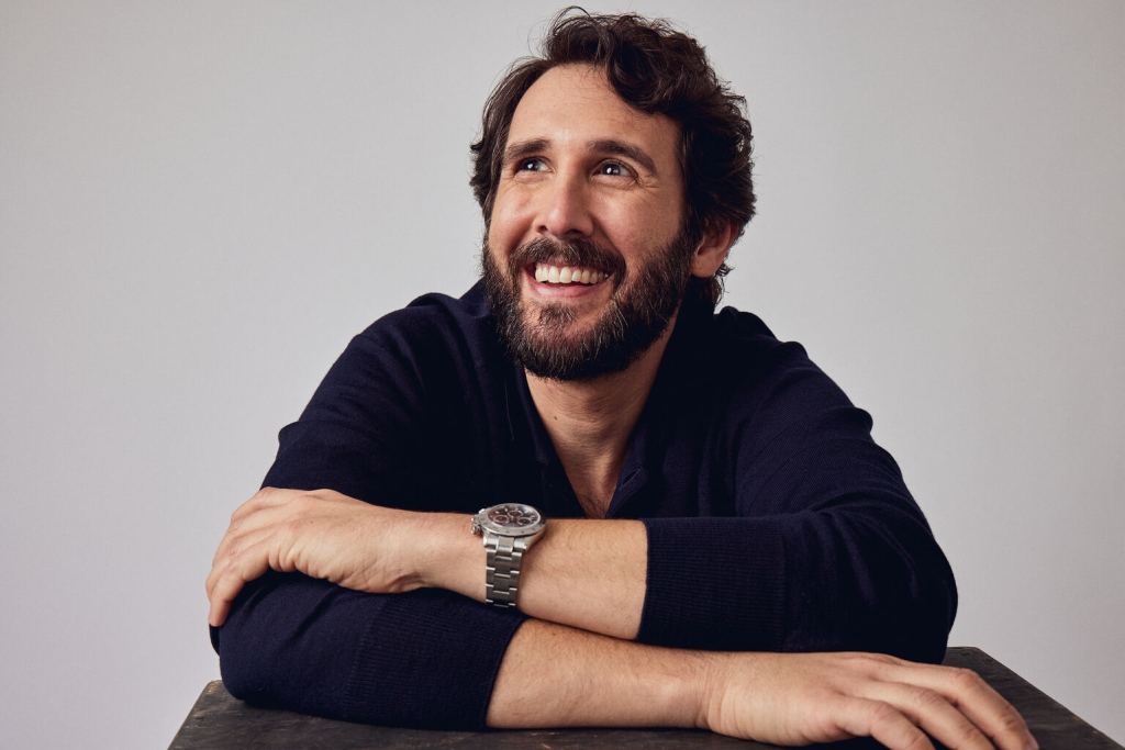 josh-groban’s-find-your-light-foundation-menyumbangkan-$-1,25-juta-untuk-program-pendidikan-seni