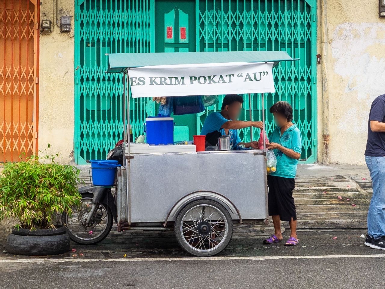 es-krim-pokat-au,-kuliner-legend-asal-tebing-tinggi-akhirnya-hadir-di-medan!