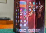 Lihat saja telepon trifold Huawei