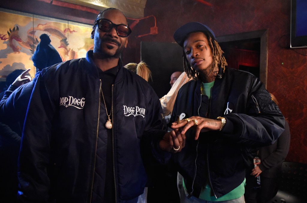 wiz-khalifa-mengambil-pujian-karena-membuat-anak-anak-snoop-dogg-dirajam-untuk-pertama-kalinya