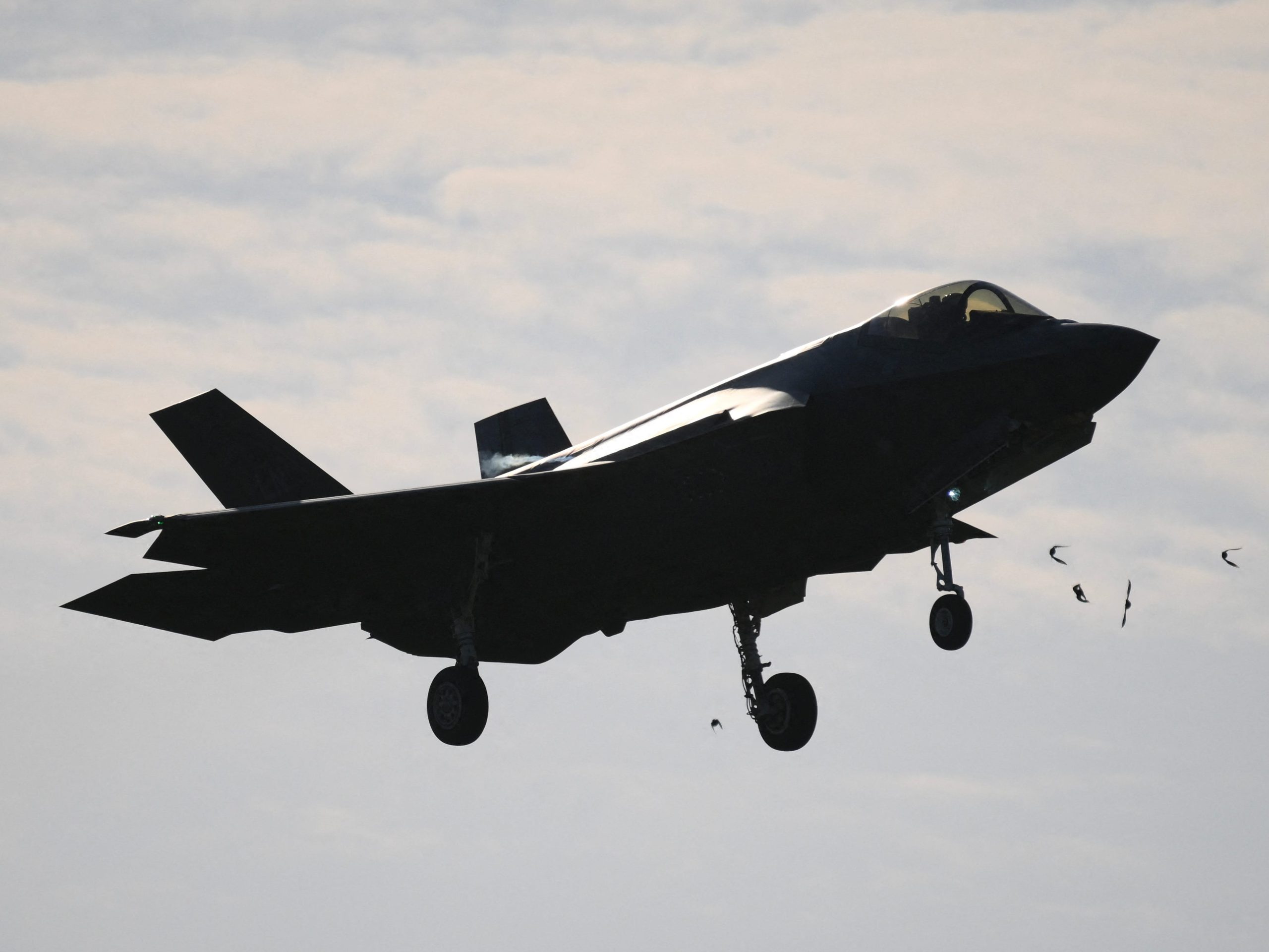 ceo-lockheed-martin-mengatakan-dia-ingin-f-35-memberikan-80%-dari-kemampuan-f-47-dengan-setengah-biaya