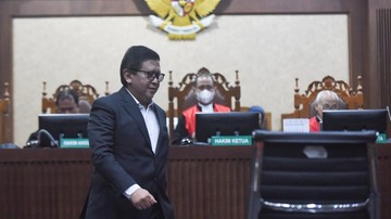 sidang-putar-rekaman:-hasto-disebut-jadi-garansi,-ada-‘perintah-ibu’