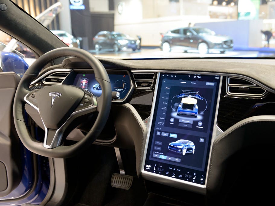 gugatan-menuduh-tesla-jus-odometer-begitu-juga-pengemudi-ini.