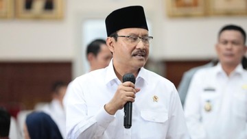 mensos-pertimbangkan-soeharto-dan-gus-dur-jadi-pahlawan-nasional