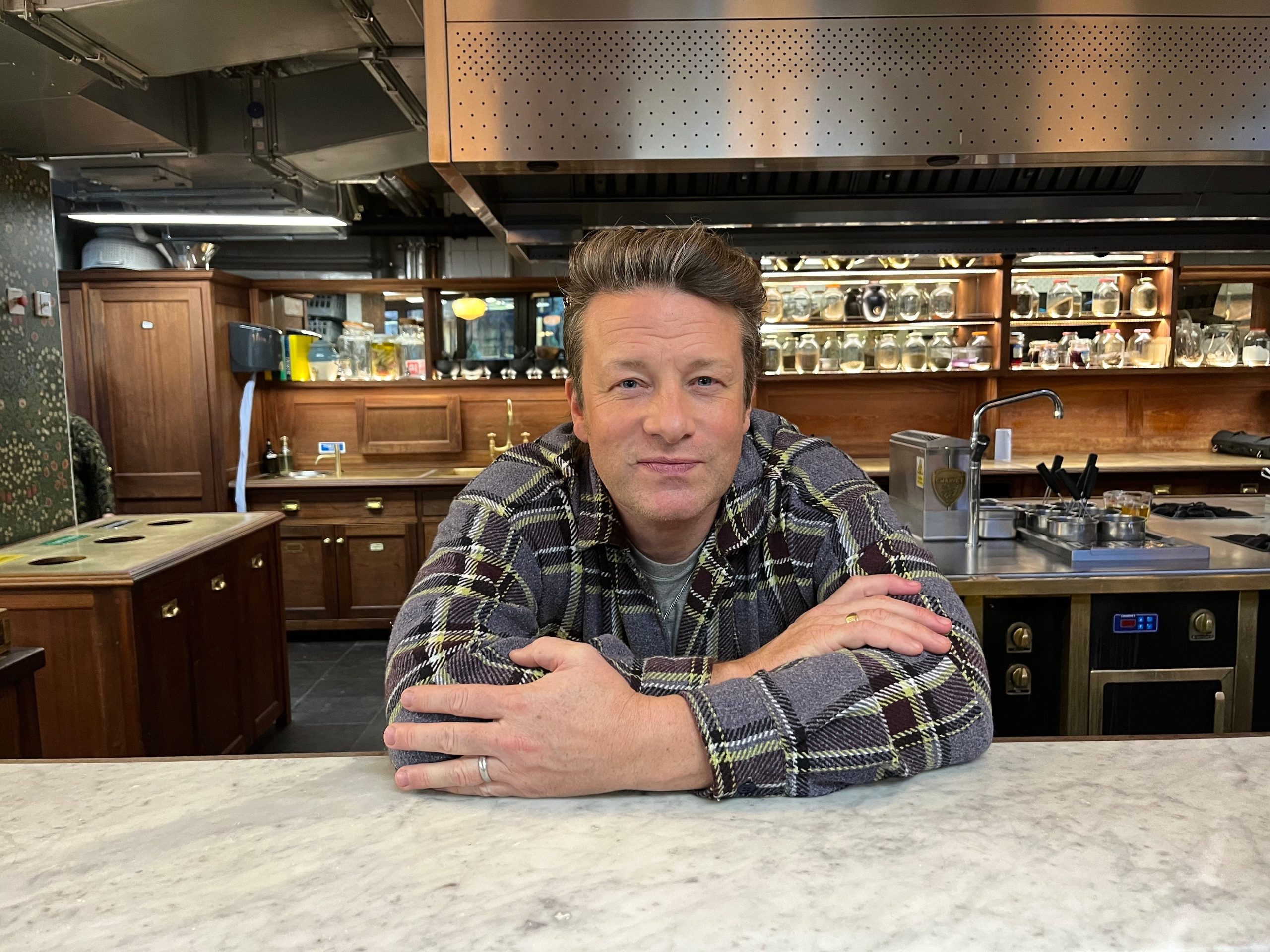 jamie-oliver-mengatakan-mengajari-anak-anaknya-cara-memasak-tidak-menjauhkan-mereka-dari-junk-food