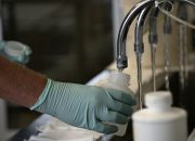 EPA mengatakan masih peduli dengan bahan kimia selamanya, tetapi pendukung kesehatan waspada