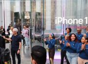 Apple mengatakan tarif akan dikenakan biaya setidaknya $ 900 juta kuartal ini