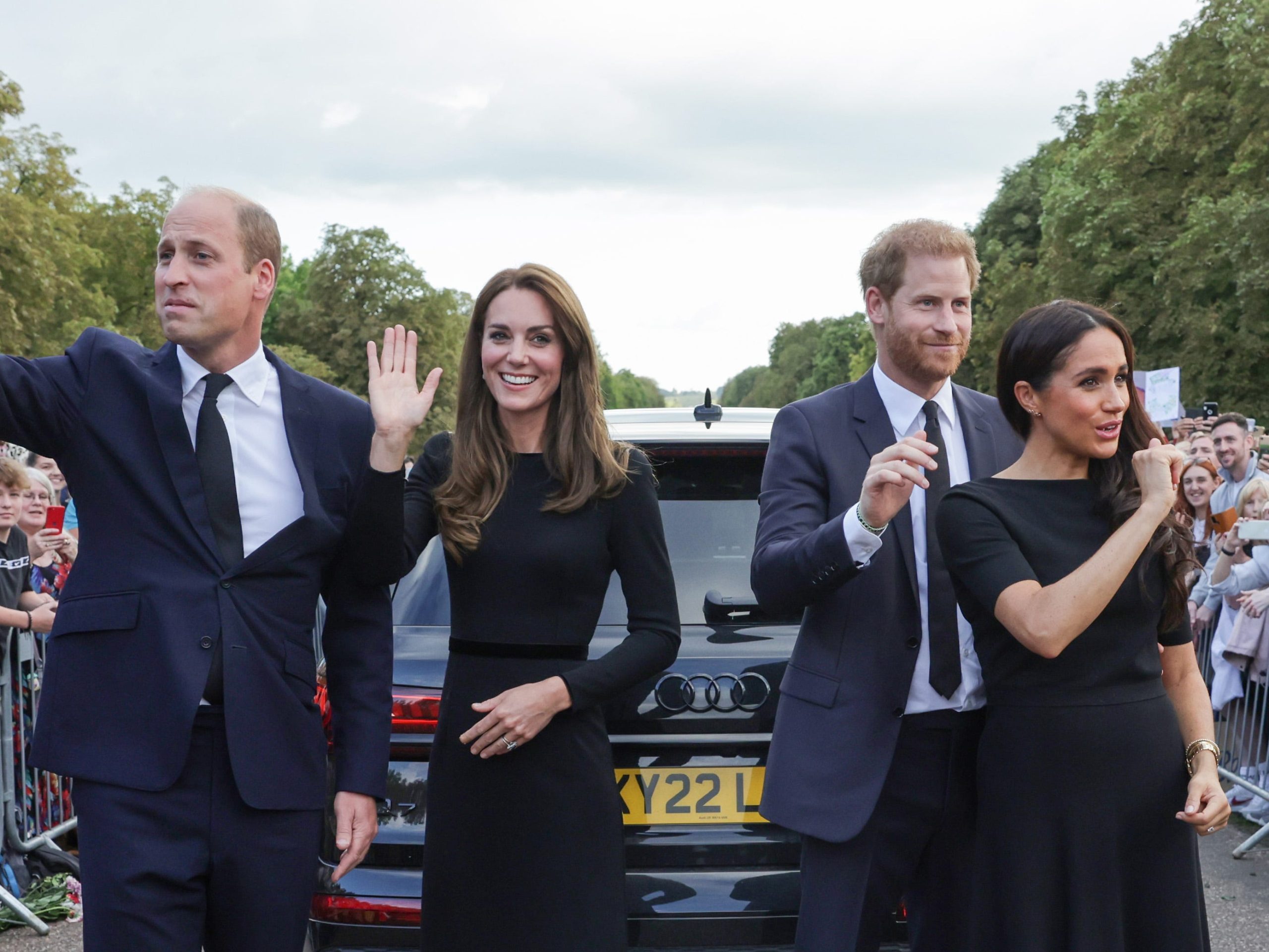 pangeran-harry-mengatakan-dia-ingin-‘rekonsiliasi’-dengan-keluarga-kerajaan-inilah-garis-waktu-hubungannya-dan-meghan-markle-dengan-royals.