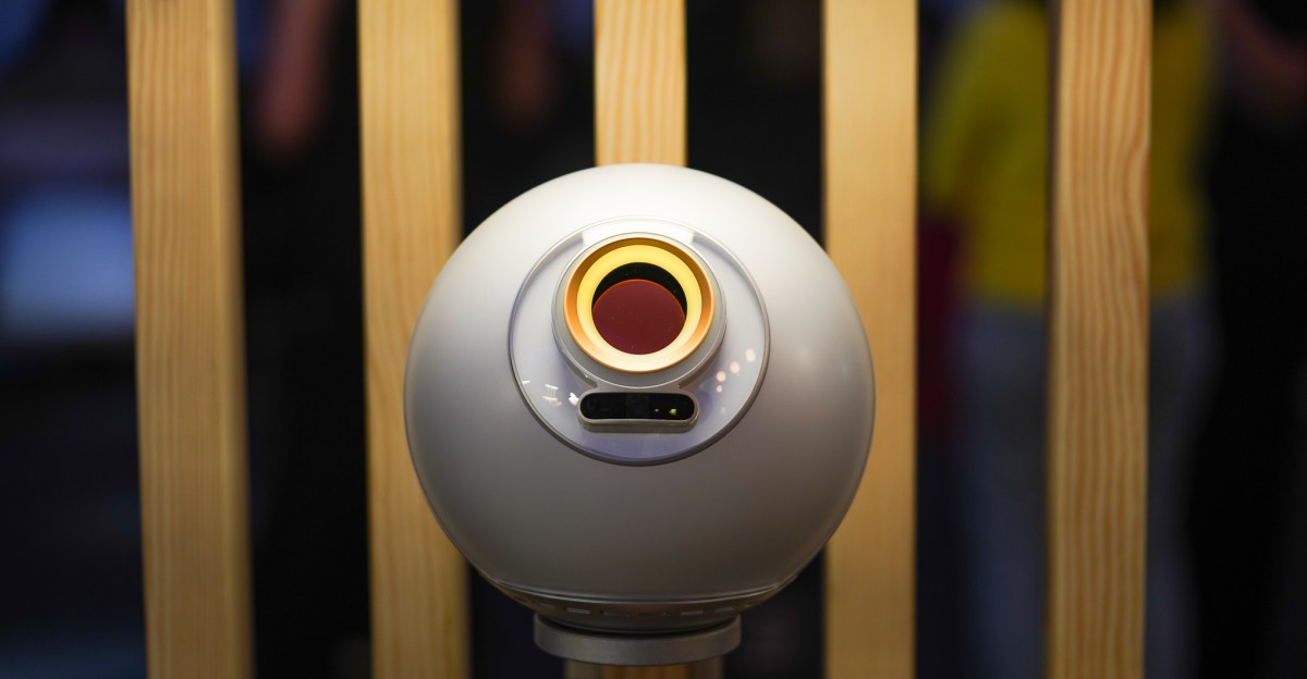 di-dalam-pesta-crypto-pemindaian-mata-sam-altman