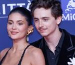 Kylie Jenner dan Timothée Chalamet Membuat Debut Karpet Merah di 70th David Di Donatello Awards