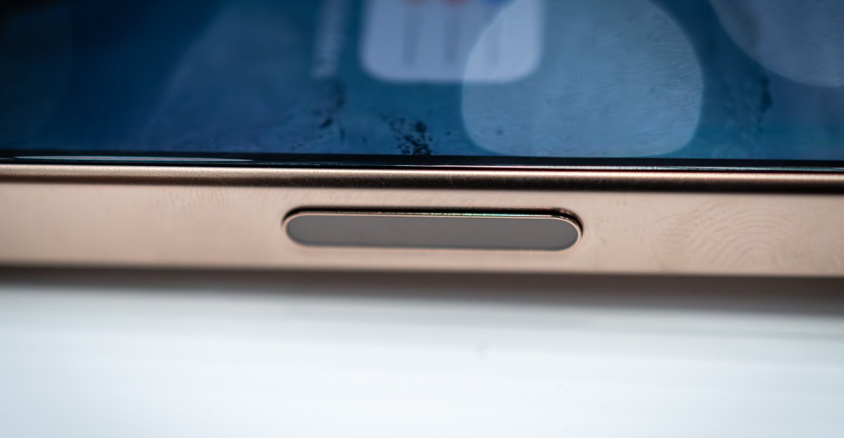 apple-dapat-merilis-‘sebagian-besar-gelas,-iphone-melengkung’-di-tahun-2027
