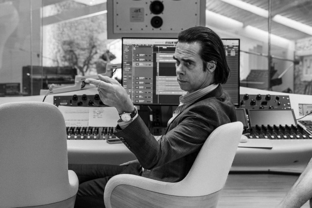 nick-cave-telah-mengklaim-bahwa-dia-juga-keliru-untuk-nicolas-cage