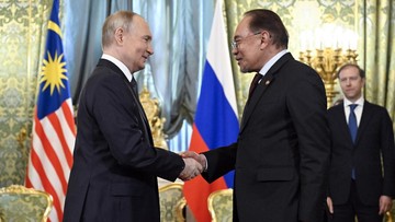 anwar-ibrahim-singgung-tragedi-pesawat-mh17-saat-bertemu-putin