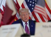 Trump mengatakan dia punya ‘masalah kecil dengan Tim Cook’ atas ekspansi Apple India