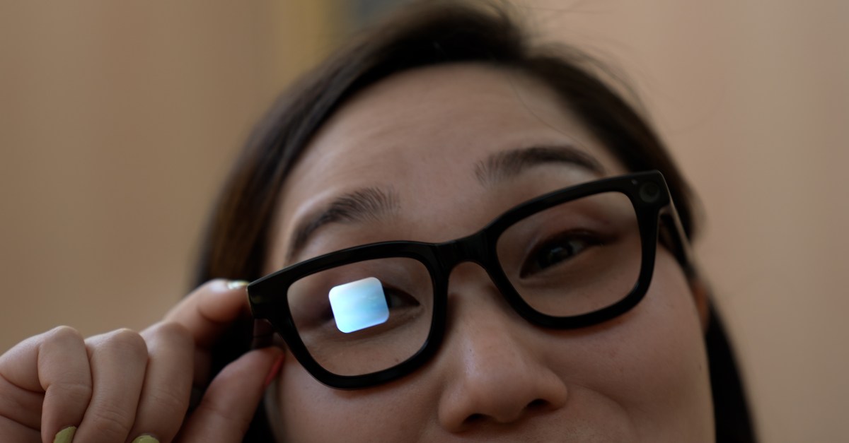kami-mencoba-pada-prototipe-google-kacamata-pintar-ai