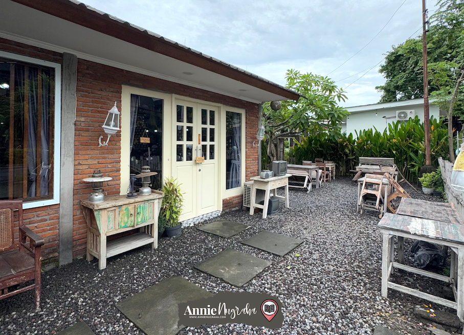 singgah-ke-rumah-momo,-book-cafe-estetik-di-renon-denpasar-bali