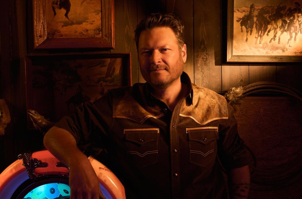 album-‘for-recreational-once”s-blake-shelton-tiba-di-10-teratas-di-tangga-lagu-billboard