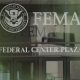 di-dalam-pertemuan-semua-tangan-pertama-bos-fema-david-richardson-dengan-staf-yang-tertekan
