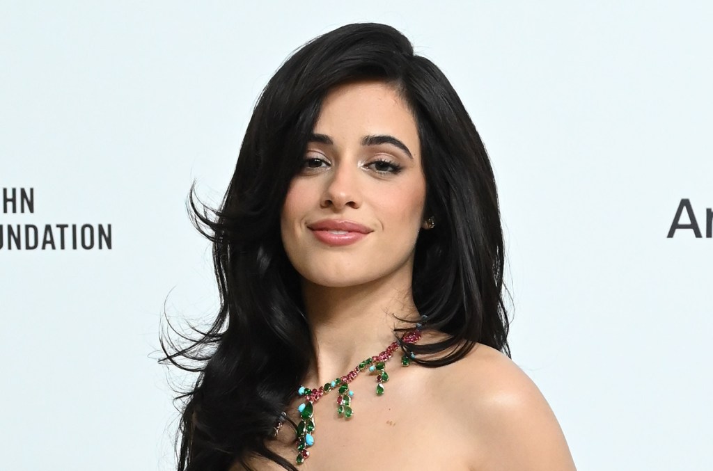 camila-cabello-merayakan-‘tidak-pernah-sama’-memukul-1-miliar-aliran:-‘aku-terpesona’