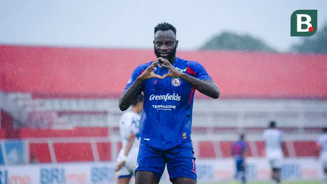 pamit-dari-arema-fc,-charles-lokolingoy-menuju-korea-selatan