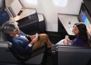 Lihatlah Suite Studio Polaris Besar United dengan layar 27 inci datang ke Boeing Dreamliners-nya