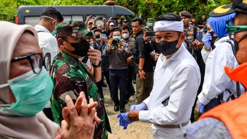 dedi-mulyadi-ingatkan-pengirim-ular-kobra-di-rumahnya:-nanti-ketangkep