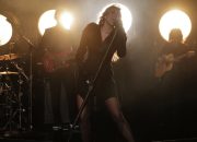 Di dalam kinerja pribadi Miley Cyrus di Chateau Marmont
