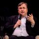 reid-hoffman-mengatakan-ai-tidak-bisa-menjadi-teman-anda-&-mdash;-dan-berpura-pura-bisa-berbahaya