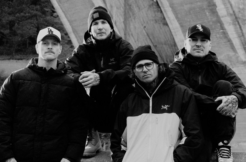 the-amity-affliction-cover-turnstile’s-‘holiday’-untuk-‘seperti-versi’