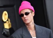 Justin Bieber memamerkan foto baru dengan baby jack: ‘akan menjadi musim panas yang bagus’