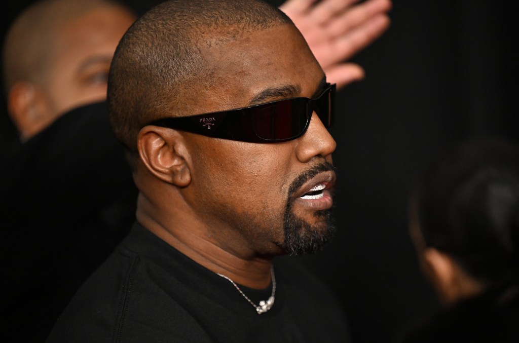 kamu-bilang-dia-‘bermimpi’-meminta-maaf-kepada-jay-z