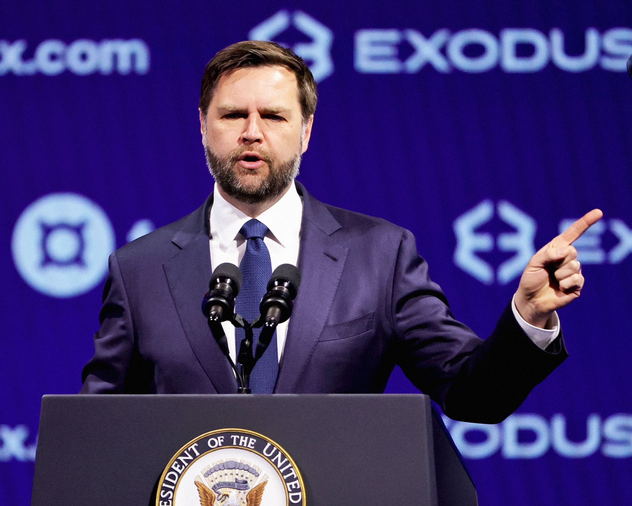 di-bitcoin-2025,-puritan-crypto-dan-collide-yang-setia-maga