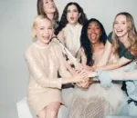 Ratu komedi mendapatkan candid pada ketelanjangan, ketenaran, dan ikatan keluarga